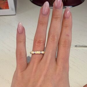 Elegant Cream and Silver Women's Ring